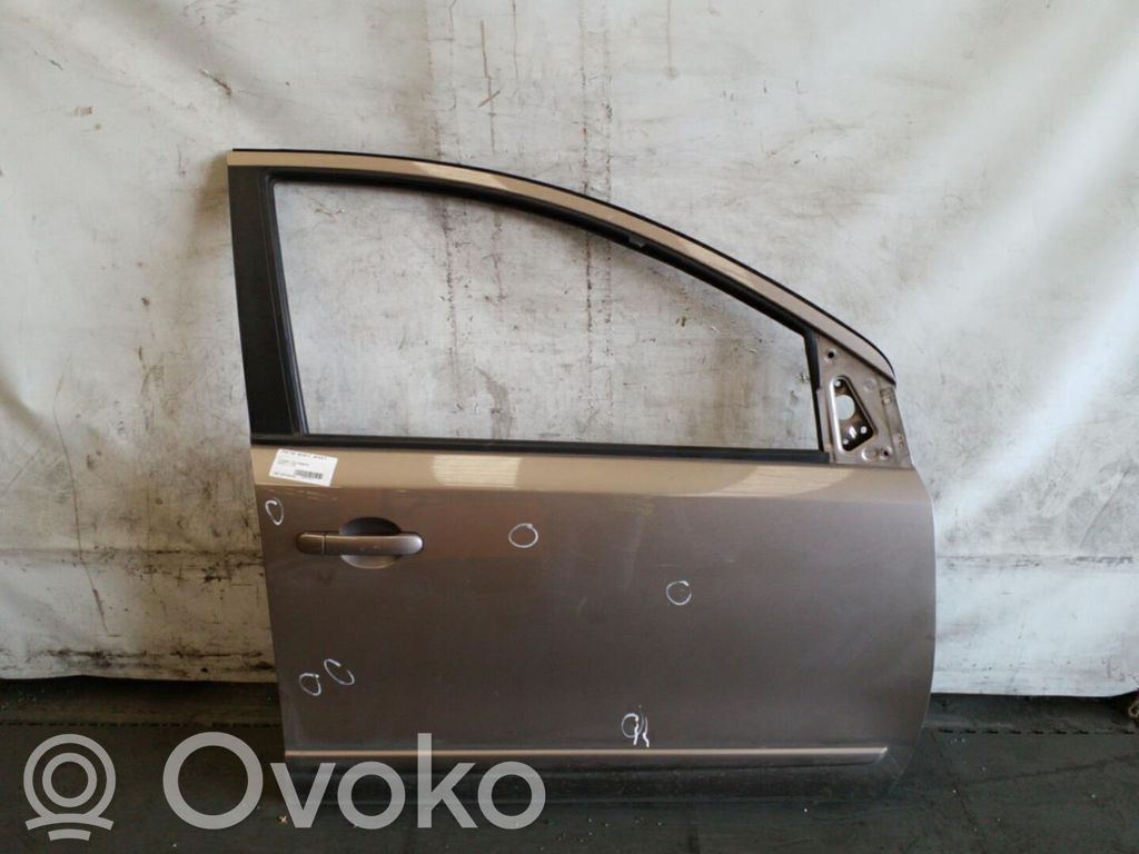 Priekinės durys   H01009U0M0