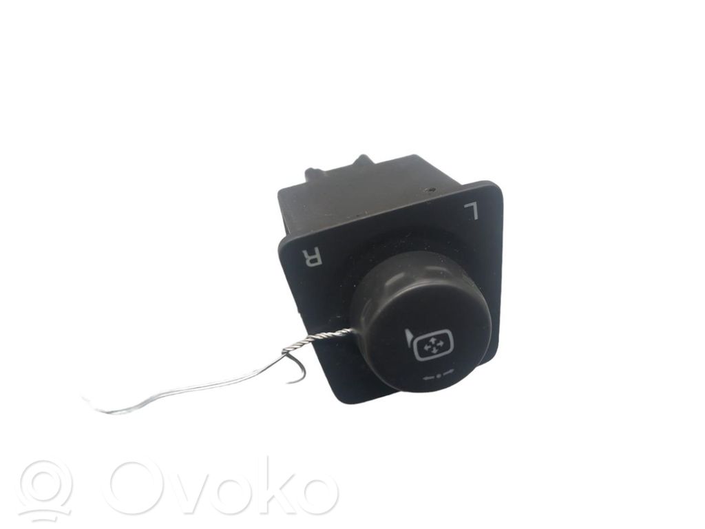 Wing mirror switch   PASDEREFERENCE