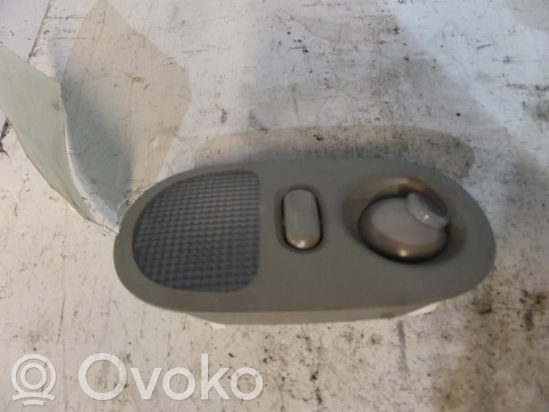 Renault Clio II Luz del asiento delantero 