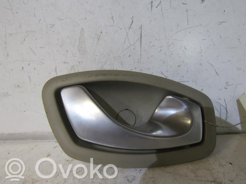Manecilla interna puerta trasera   806700003R