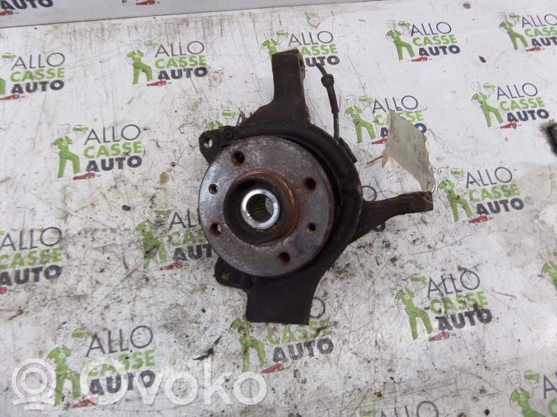Renault Safrane Achsschenkel vorne 