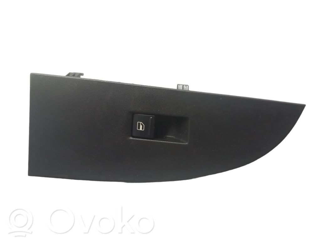 Electric window control switch   7L6959855B