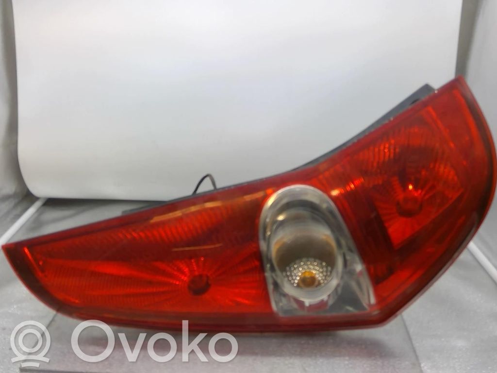 Rear/tail lights   3567051K10