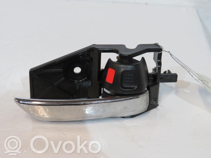 Suzuki SX4 Rear door interior handle 