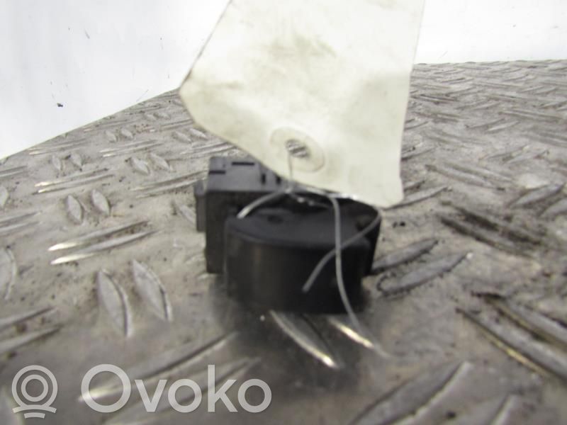 Interruptor del elevalunas eléctrico   848100F010