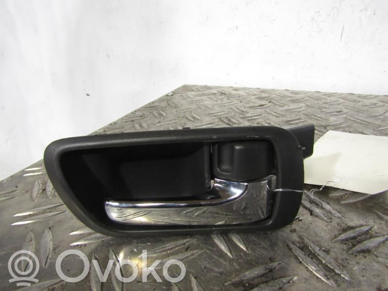 Manecilla interna puerta delantera   692050F010B0