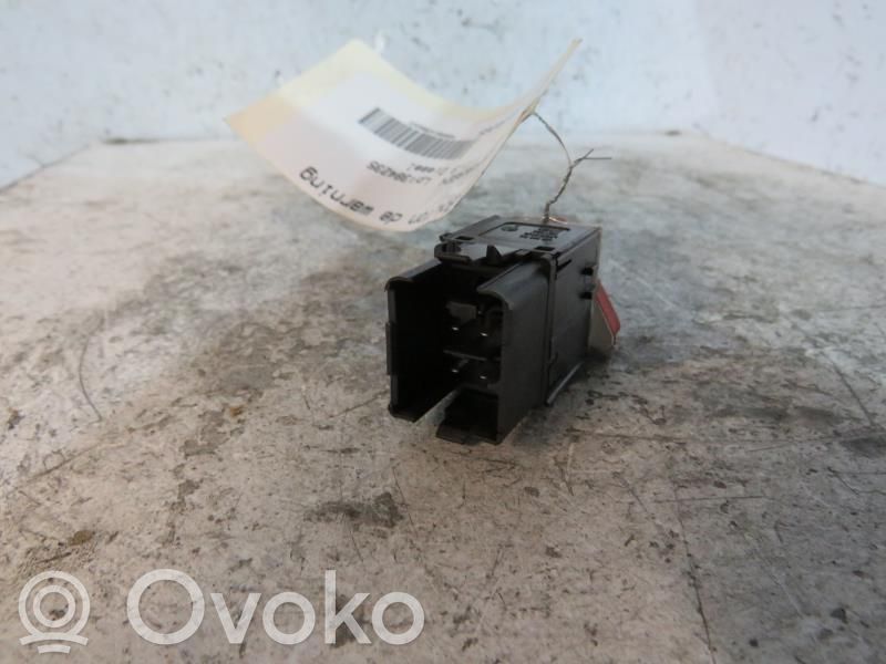 Botón interruptor de luz de peligro   1K0953509A