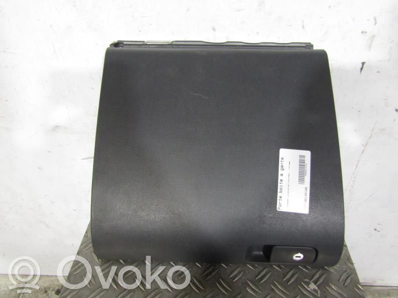 Schowek deski rozdzielczej / Komplet   5M1857101H71N