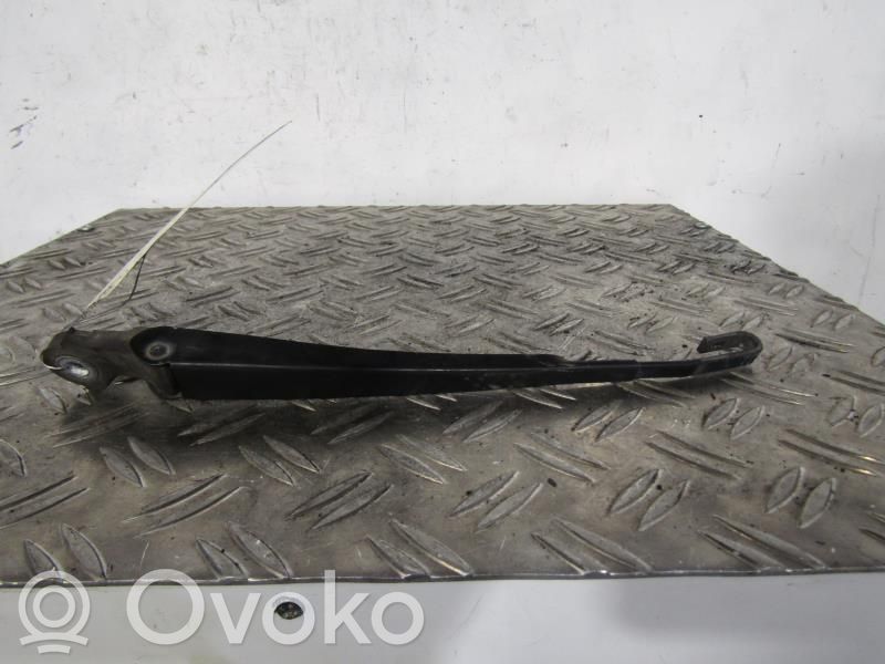 Volkswagen PASSAT B5 Wischerarm Heckscheibe 