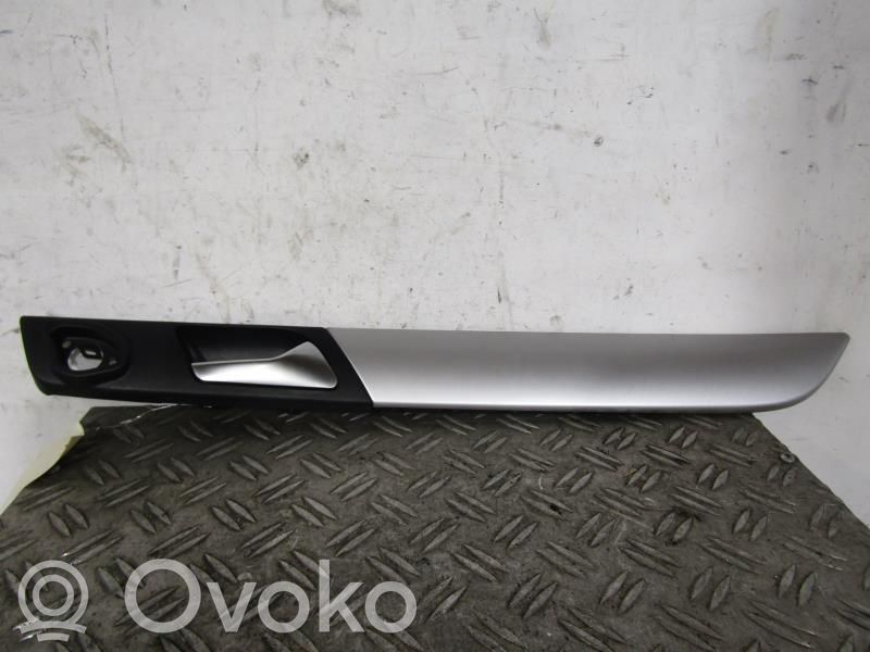 Volkswagen PASSAT B7 Manecilla interna puerta trasera 