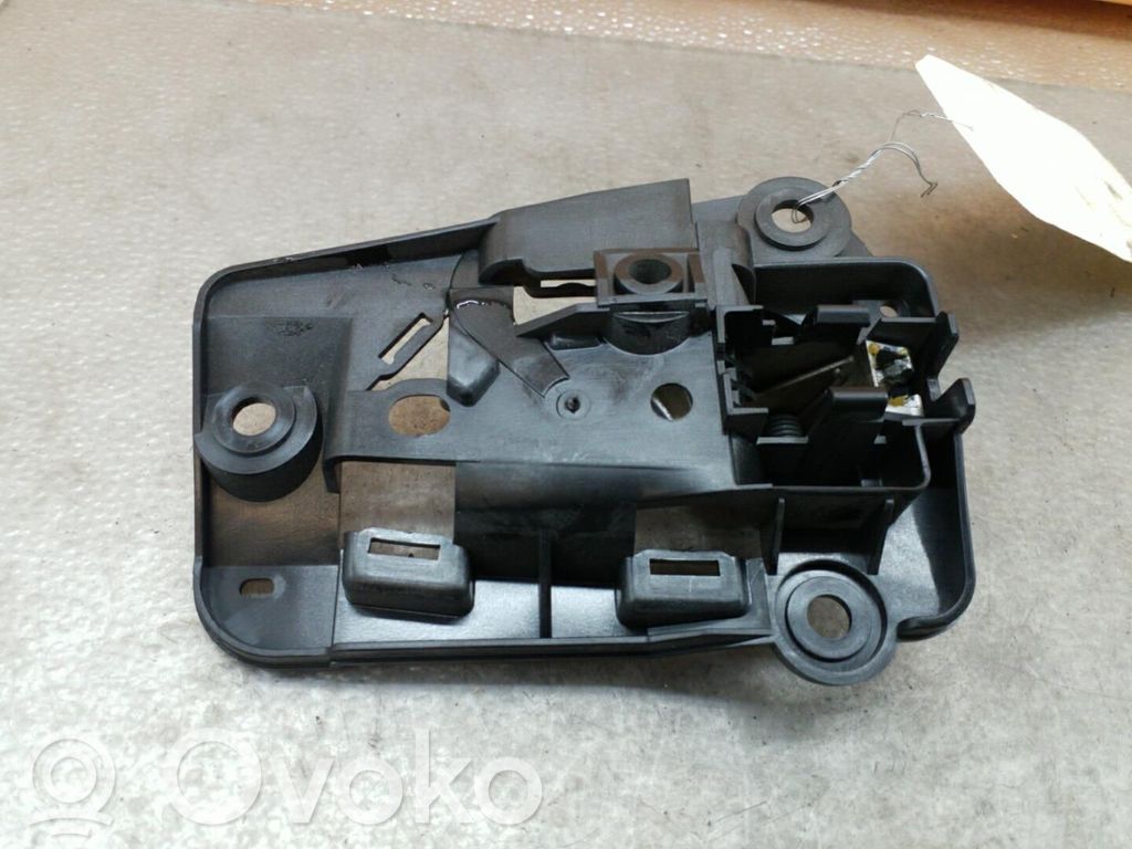 Front door interior handle   31276189
