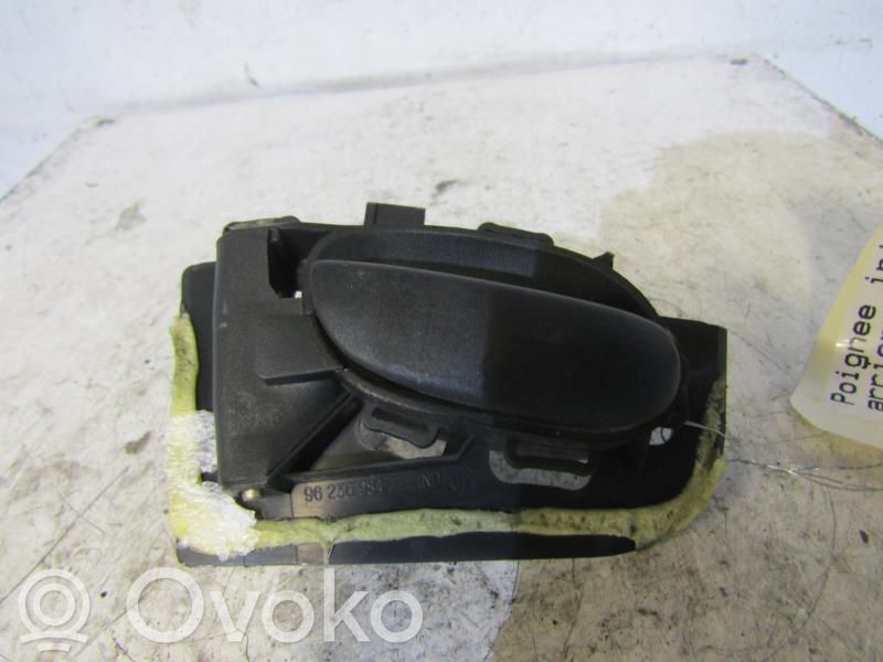 Peugeot 206 Manecilla interna puerta trasera 