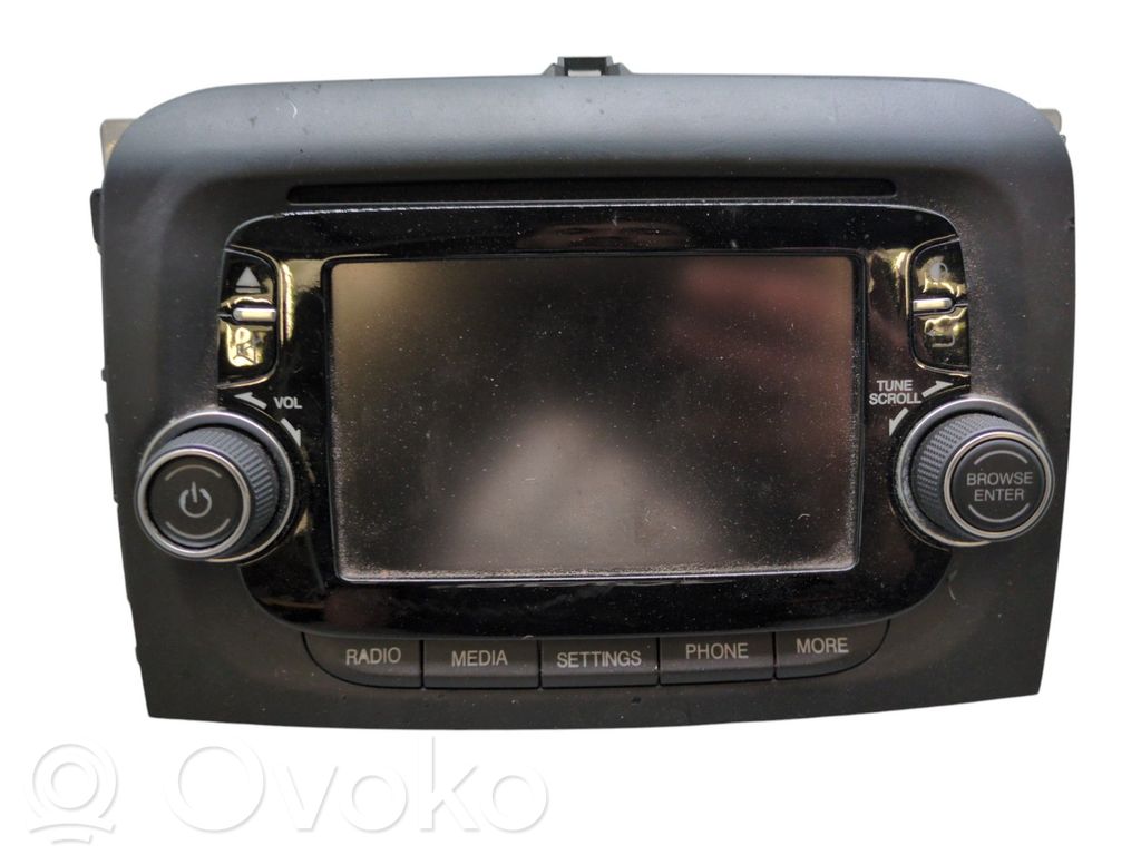 Fiat 500L Panel / Radioodtwarzacz CD/DVD/GPS