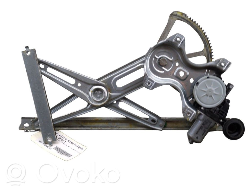 Toyota Yaris Macara ușă față cu motor 