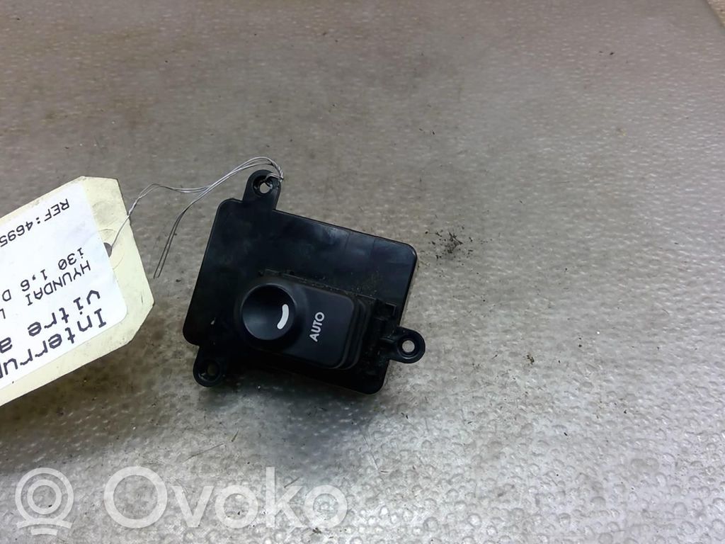 Comutator comandă geamuri electrice   935752L000