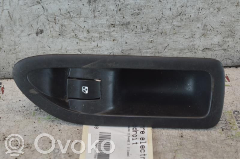 Electric window control switch   8200315029