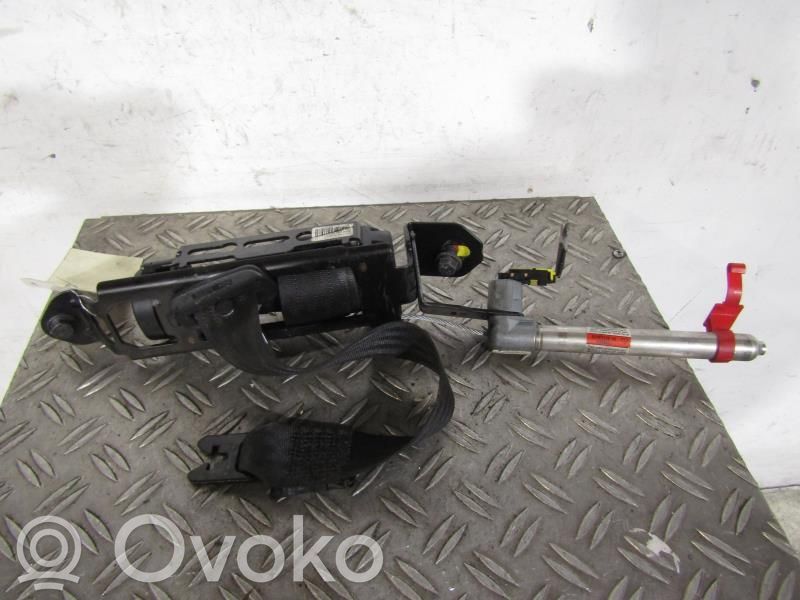 Volvo V70 Front seatbelt 