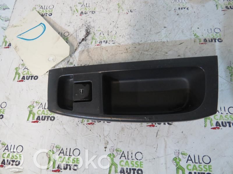 Electric window control switch   6Q09598589B9