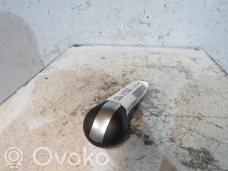 Opel Corsa D Perilla/embellecedor de cuero de la palanca de cambios 