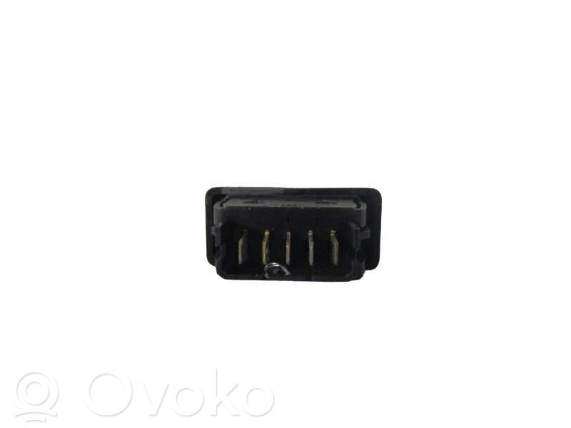 Electric window control switch   8200467835