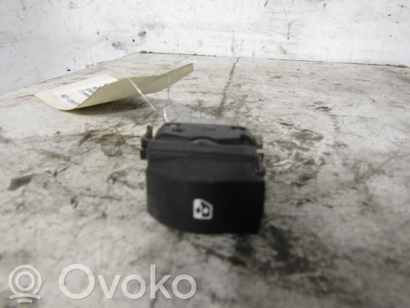 Electric window control switch   8200220508