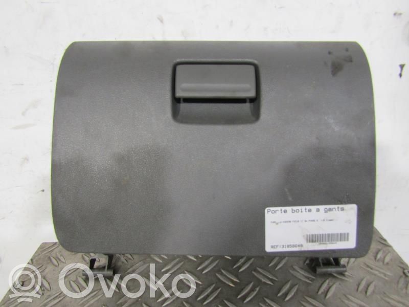 Ford Focus Daiktadėžės (bordačioko) komplektas 