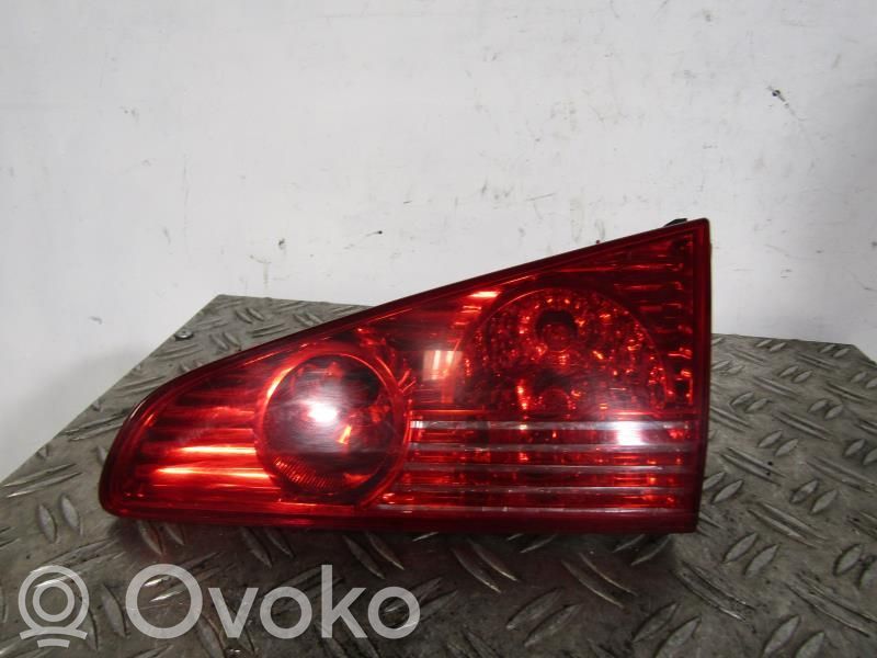 Lampy tylnej klapy bagażnika   6L6945107