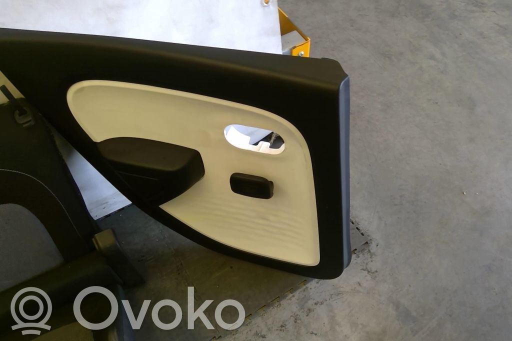 Renault Twingo III Tapicerka / Komplet 