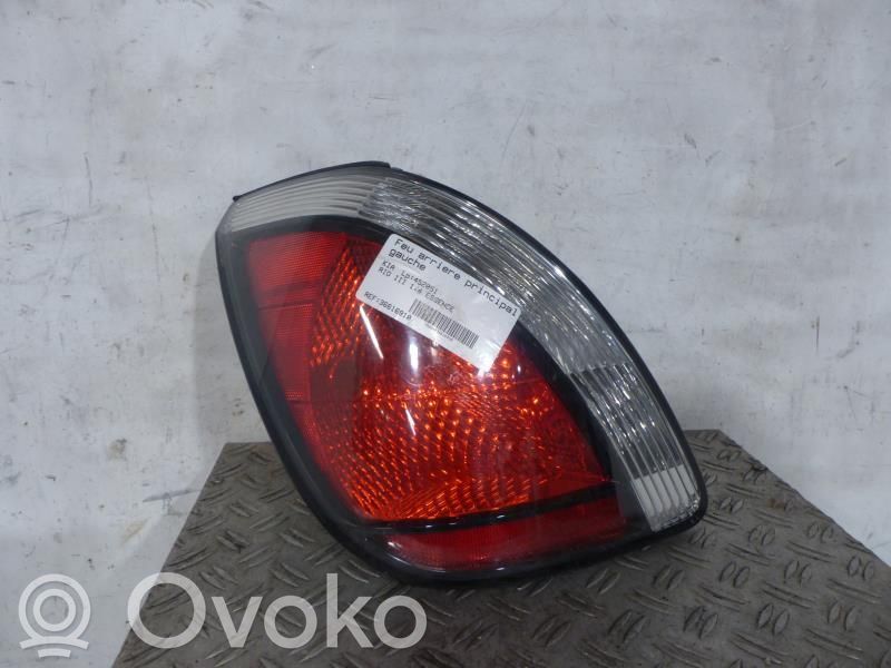Lampa tylna   924011G210