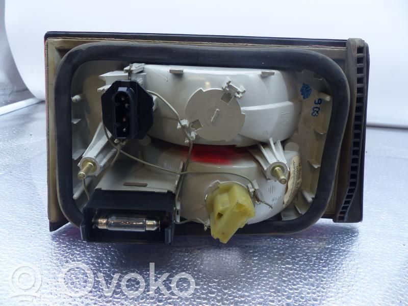 BMW 5 E34 Takaluukun takavalot 