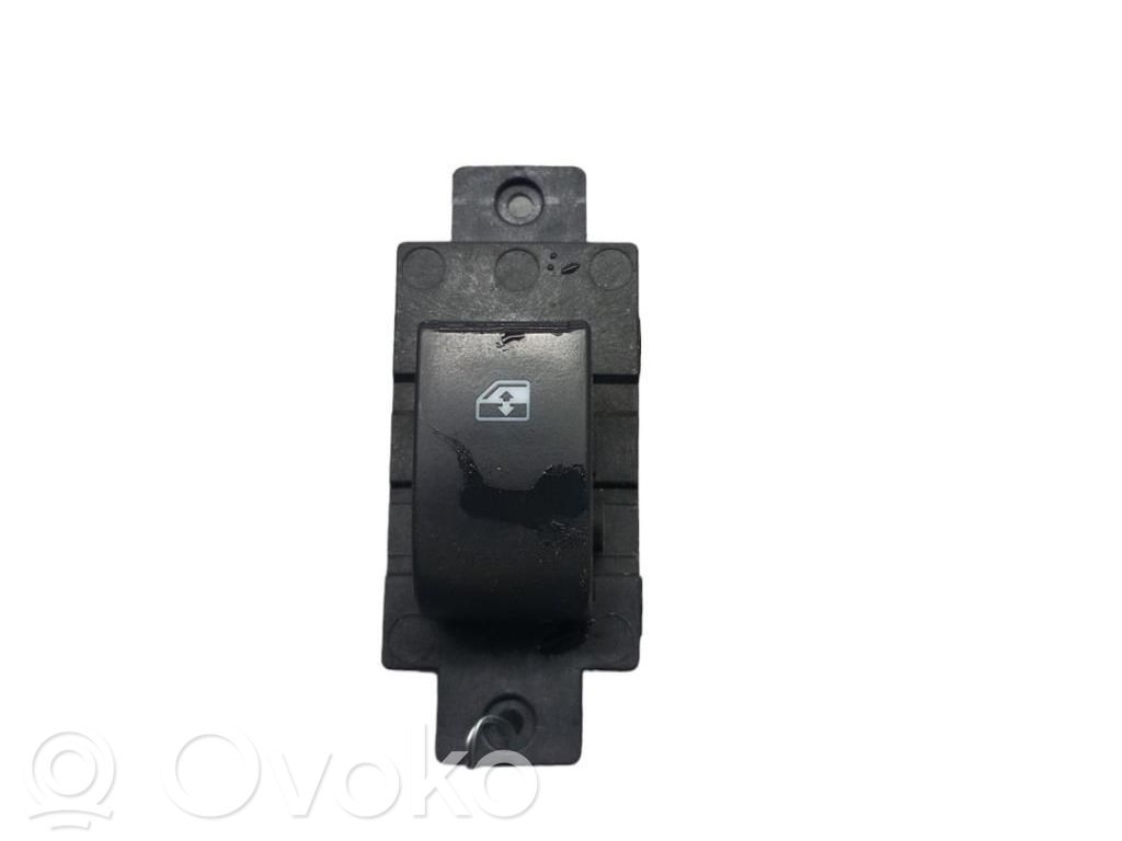Chevrolet Captiva Electric window control switch 