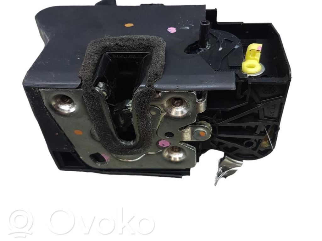 Dacia Duster II Takaoven lukko 