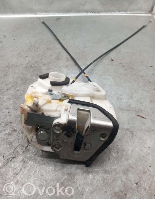 Cerradura de puerta trasera   8230162J23