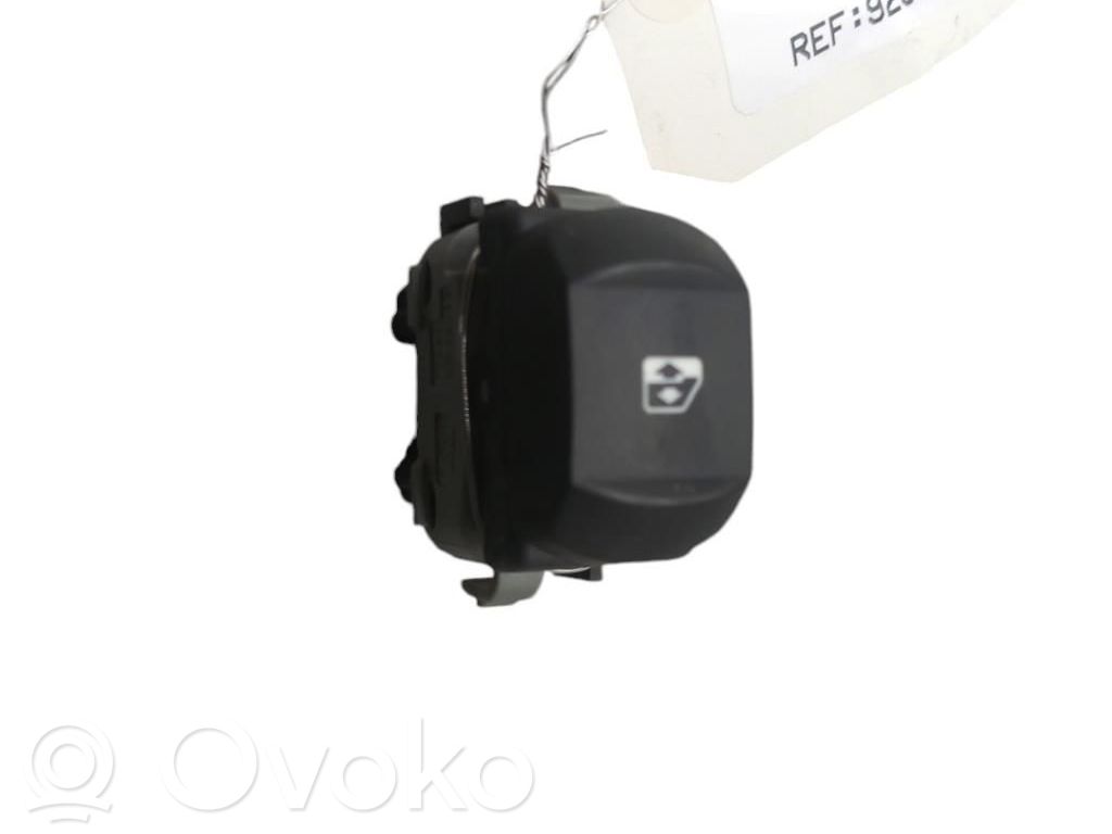 Electric window control switch   8200167229