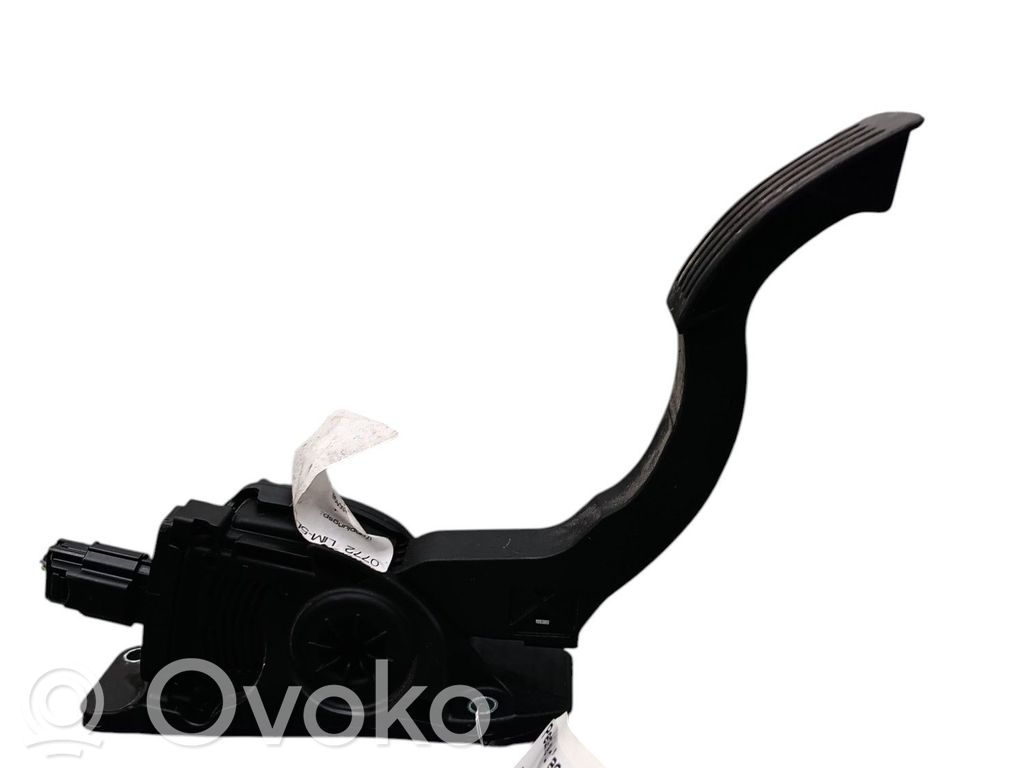 Accelerator throttle pedal   1850586