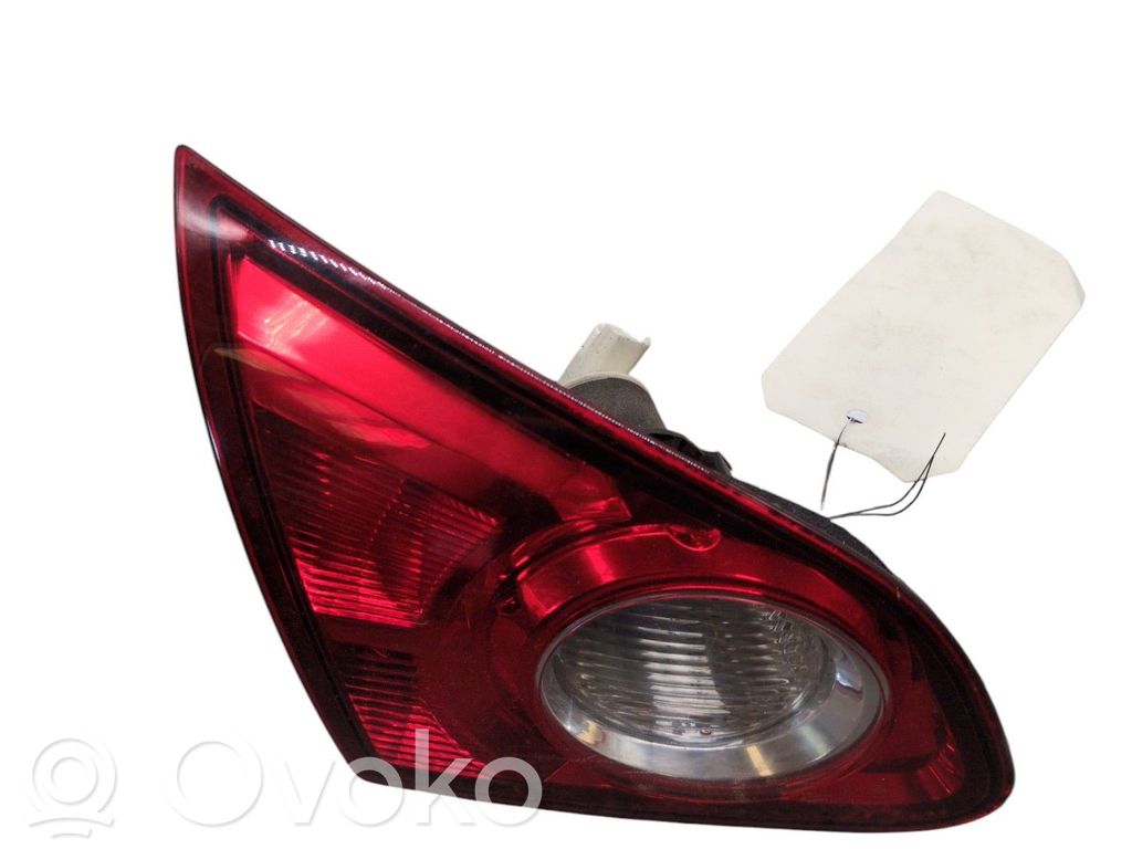 Nissan Qashqai Lampă spate în capacul portbagajului