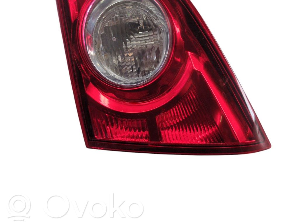 Nissan Qashqai Lampy tylnej klapy bagażnika 