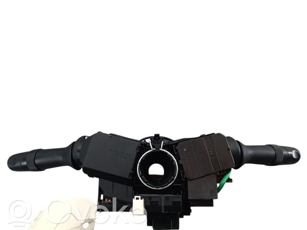 Toyota Yaris Commodo, commande essuie-glace/phare 