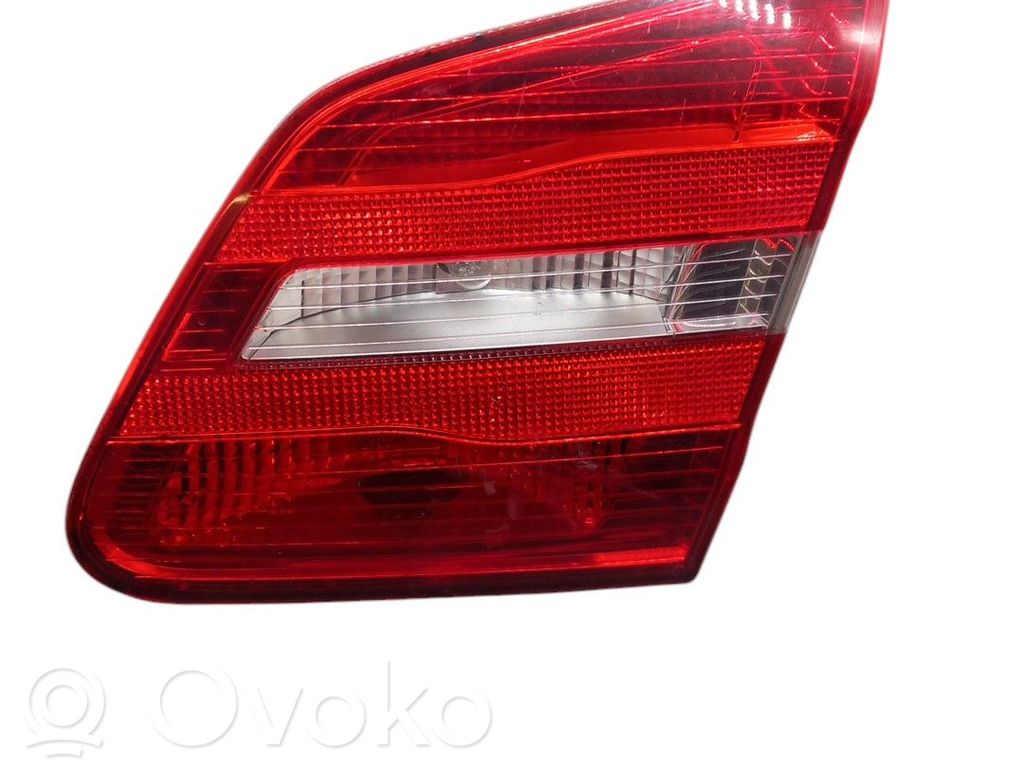 Mercedes-Benz B W246 W242 Takaluukun takavalot 