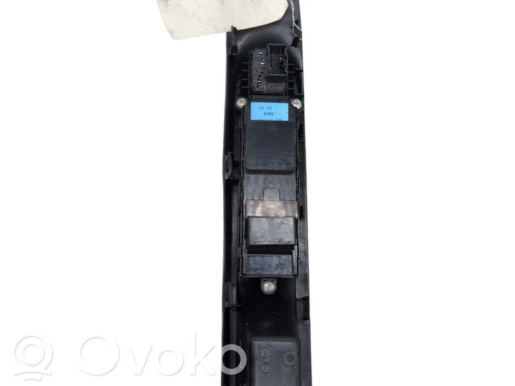 Electric window control switch   3799084M02