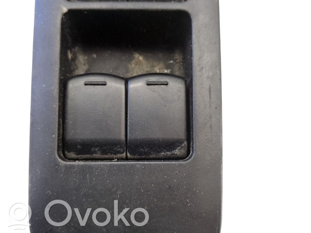 Nissan Qashqai Interruptor del elevalunas eléctrico 
