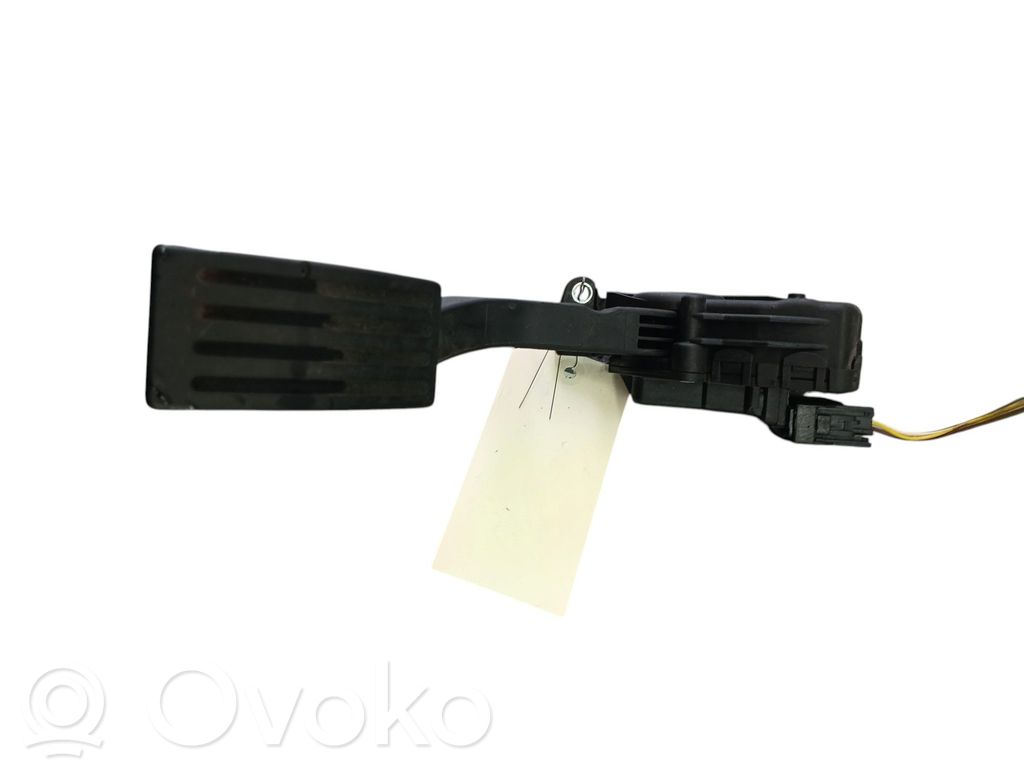Accelerator throttle pedal   1804581