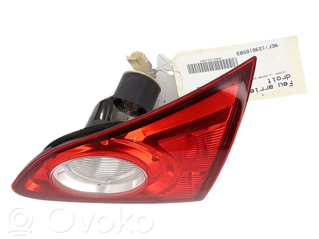 Nissan Qashqai Lampy tylnej klapy bagażnika 