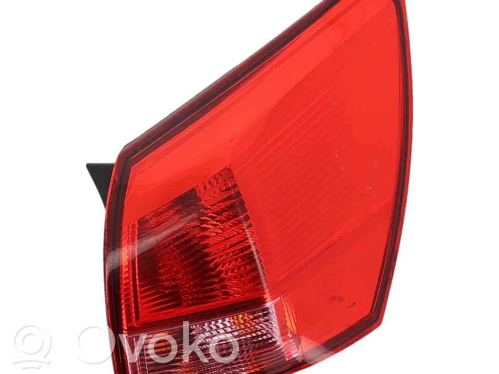 Nissan Qashqai Luci posteriori 