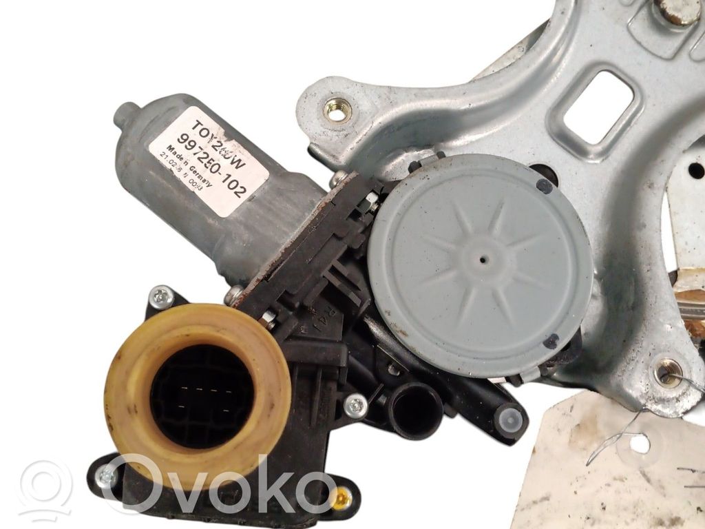 Regulador de puerta delantera con motor   698100F010