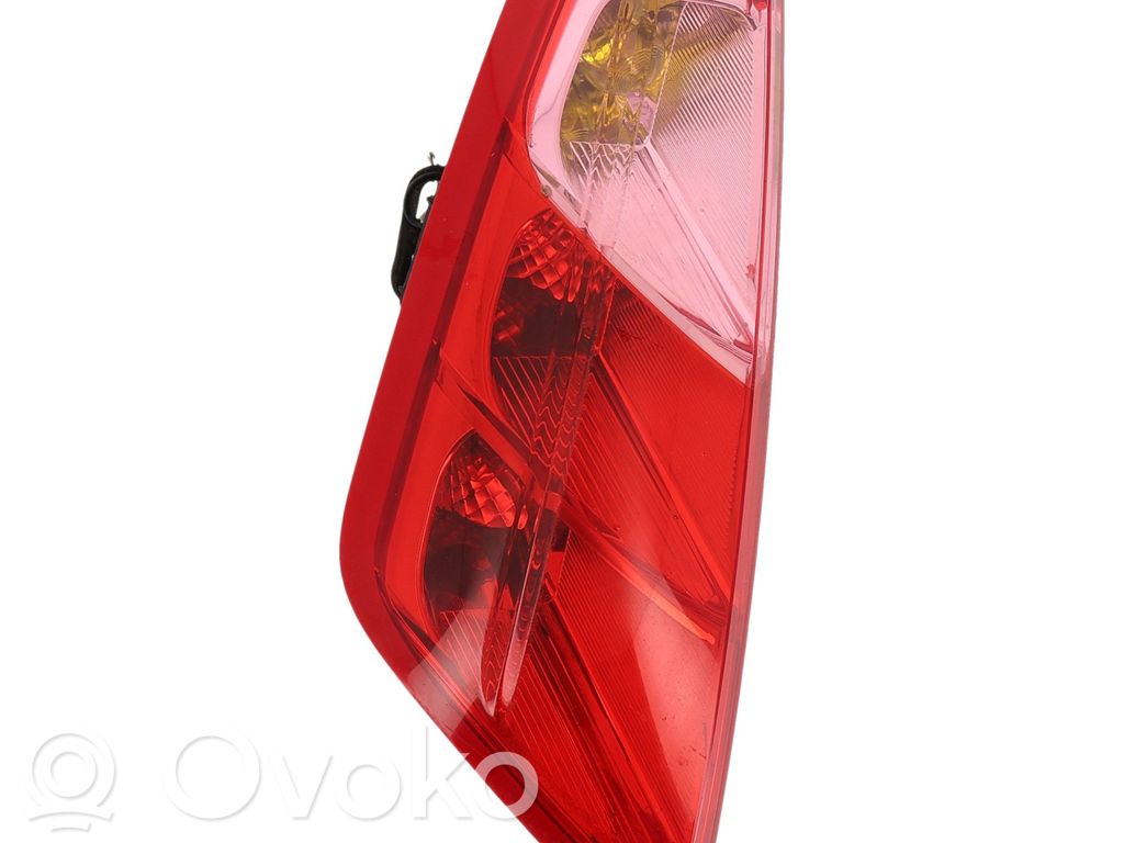 Fiat Grande Punto Lampă spate în caroserie