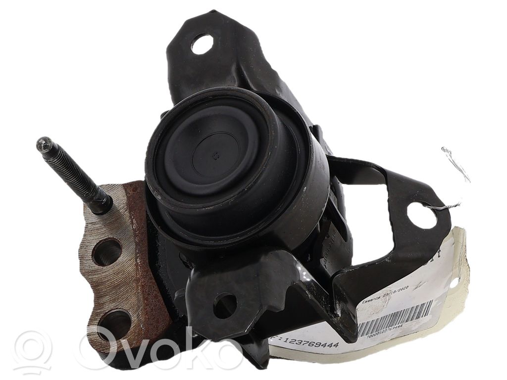 Citroen C1 Engine mount bracket 