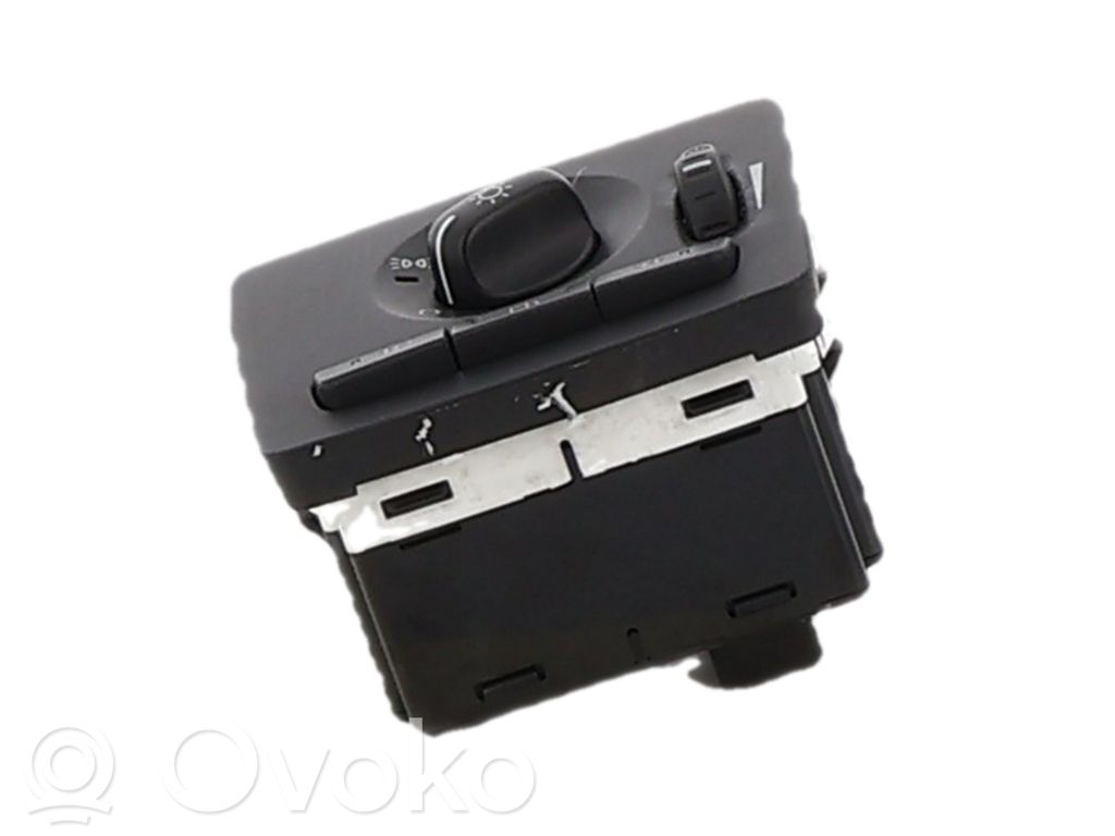 Light switch   31318937
