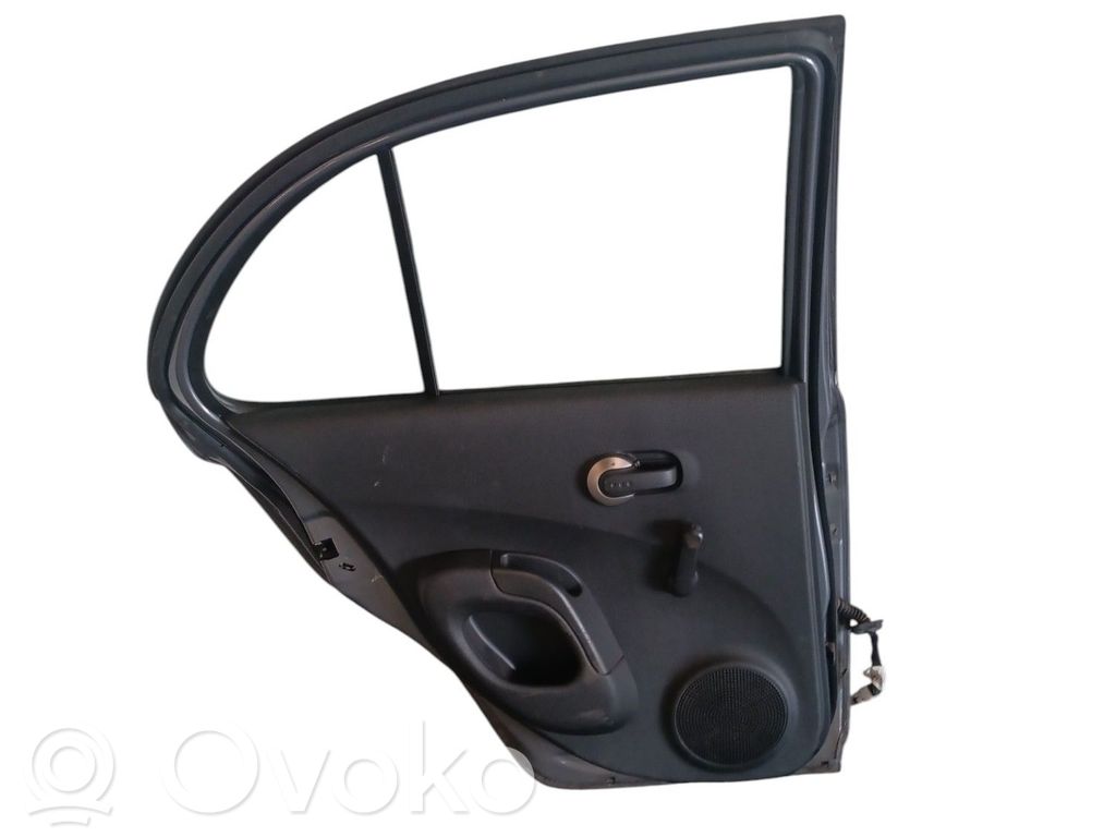Puerta trasera   82101AX130