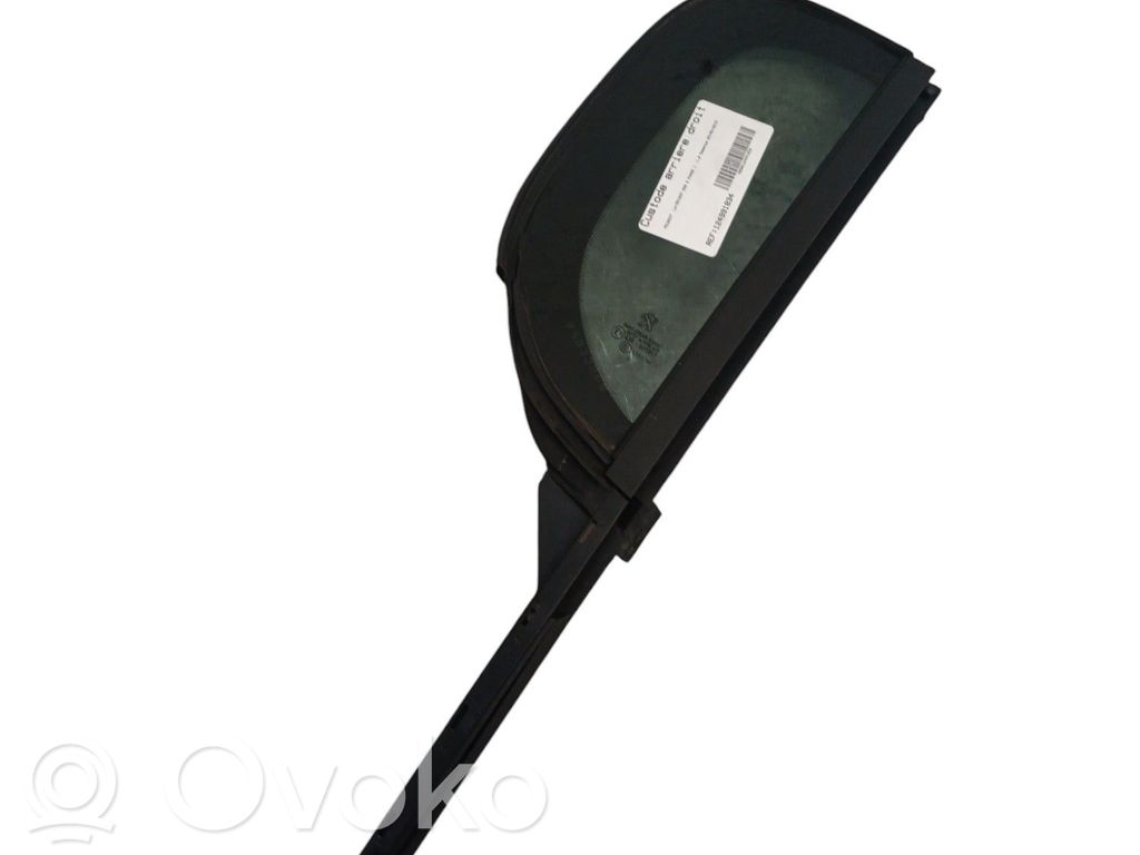 Ventanilla de ventilación de la puerta trasera   9677917980